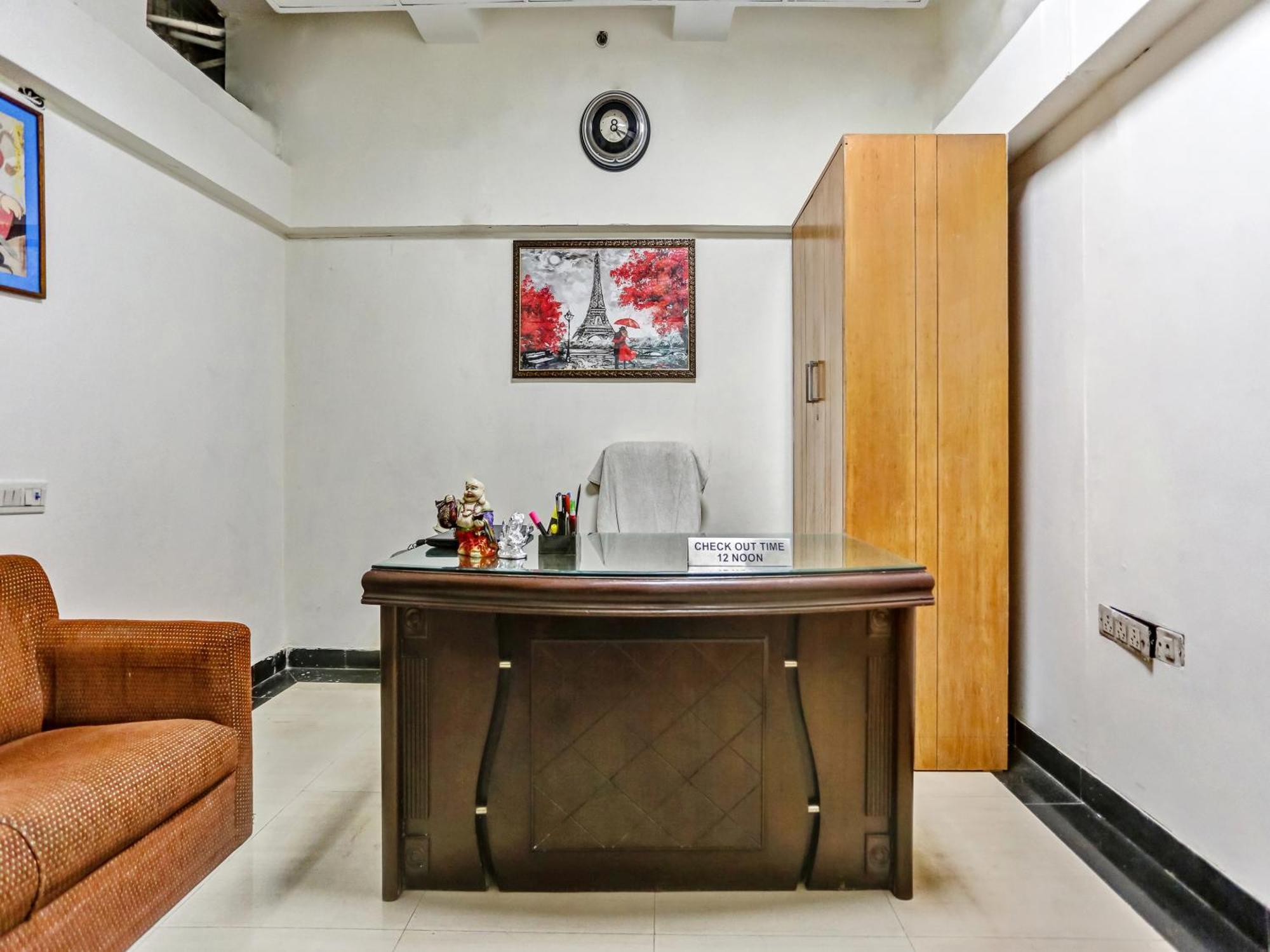 Signature Plaza Hotell New Delhi Exteriör bild
